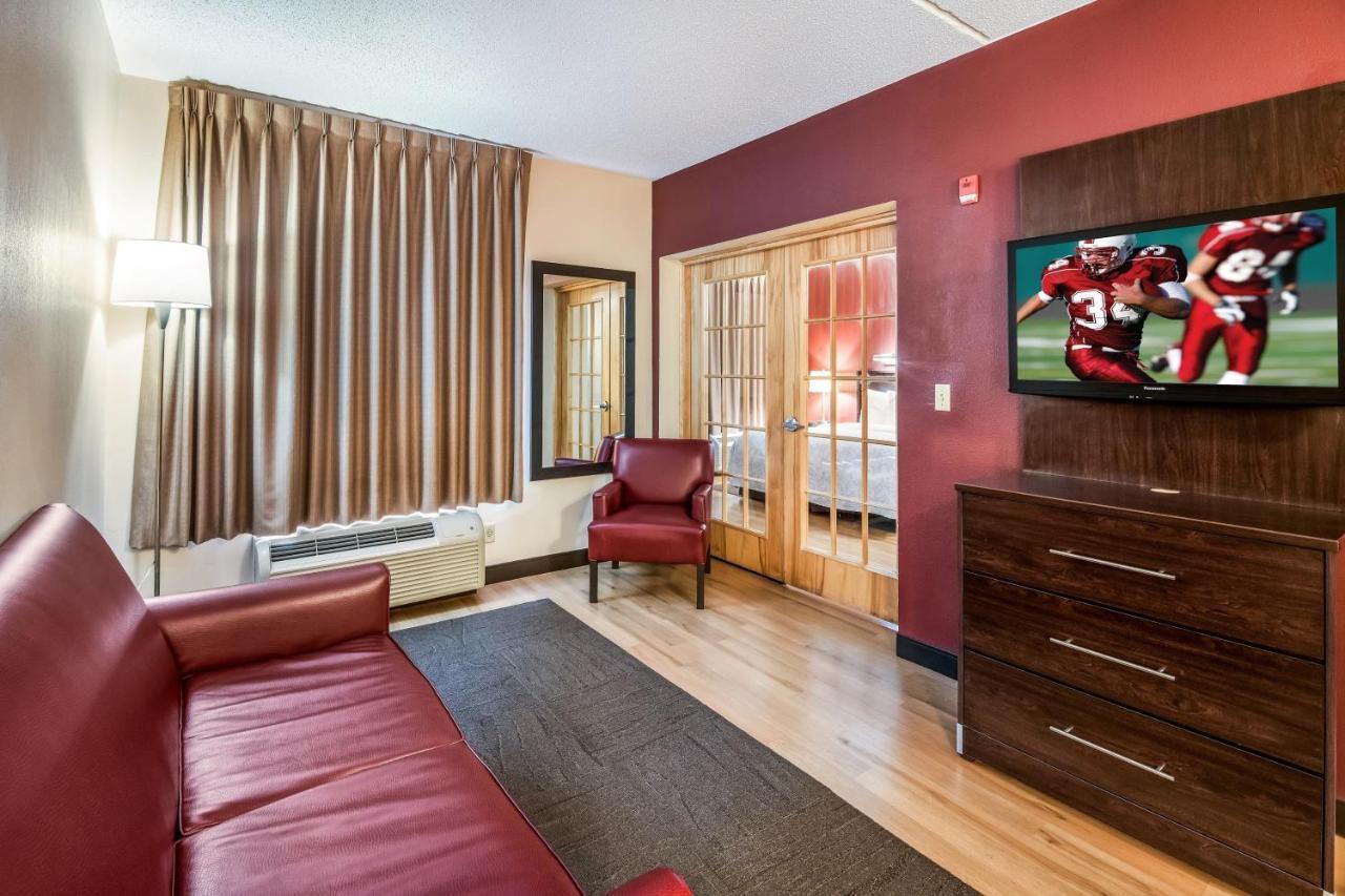 Red Roof Long Island - Garden Hotel 3*